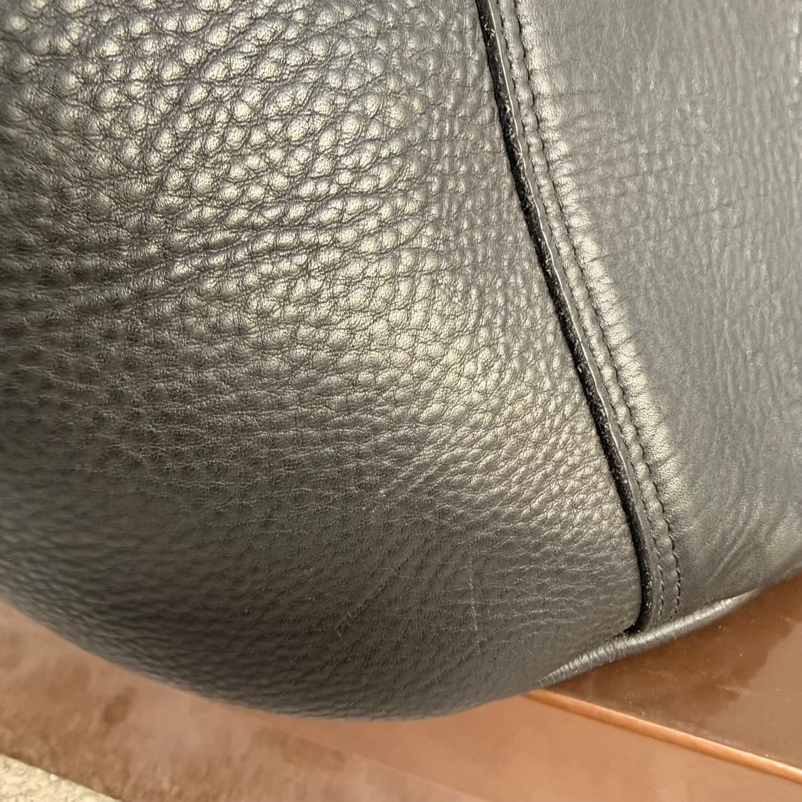 꼼데가르송 레더 실린더 토트백 상품이미지5