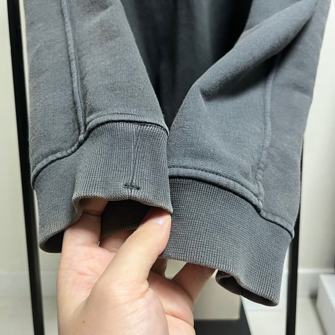 정품 L) 스톤아일랜드 챠콜 맨투맨 100 상품이미지4