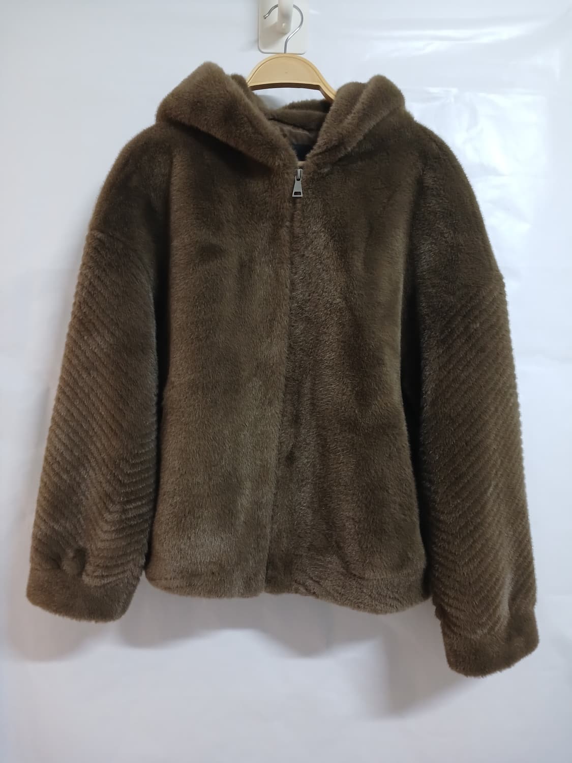 (M,95,66)LE TROIS 르투아 여성후드 퍼 숏자켓 브라운 상품이미지1