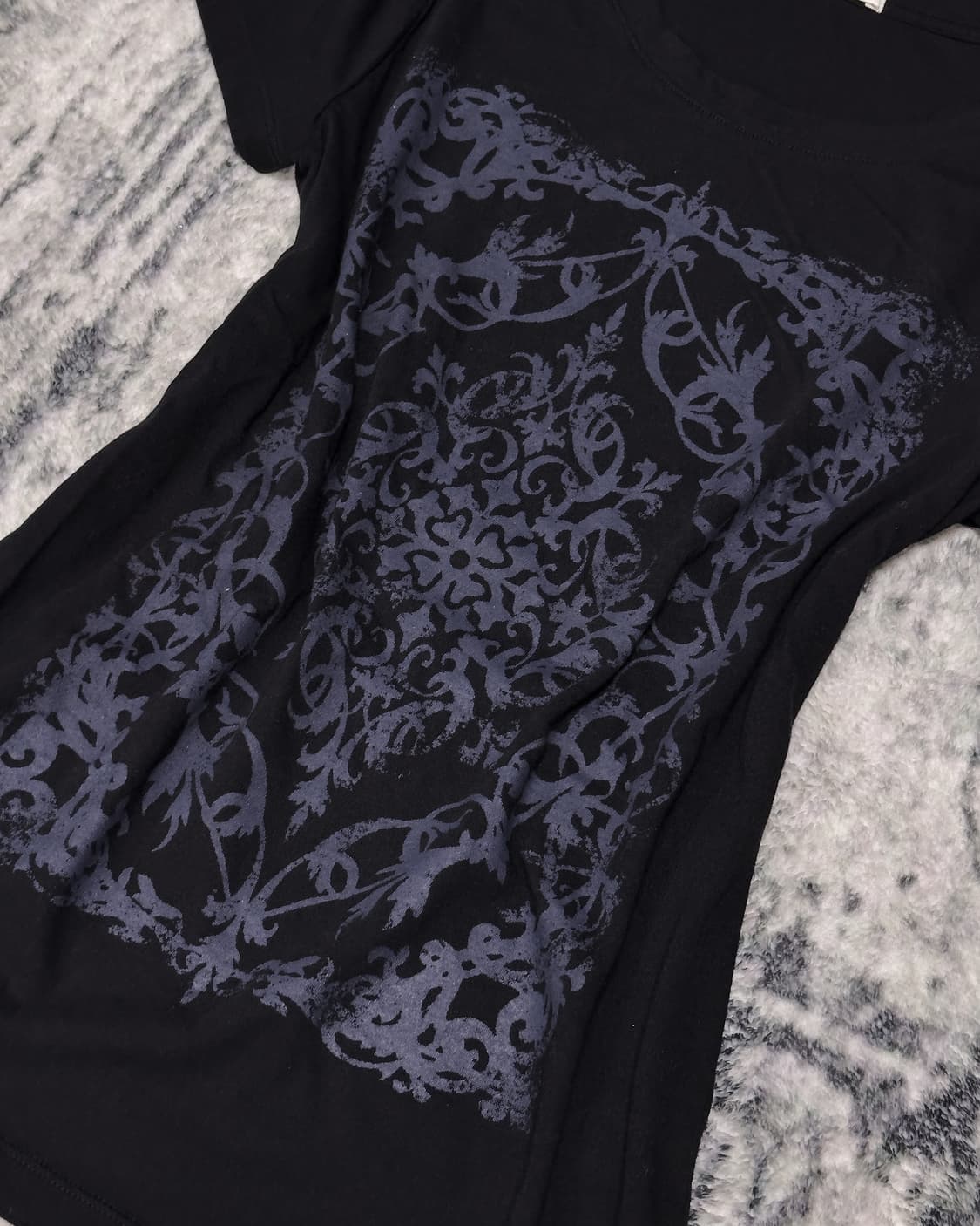 {Unknown} Gothic Arabesque Print Tee  상품이미지6