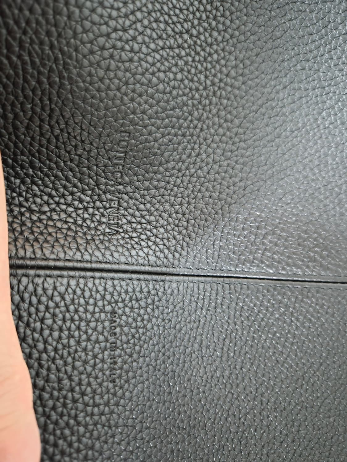 [판매] 보테가 베네타 디아고 토트백 (블랙) / 남성 상품이미지5