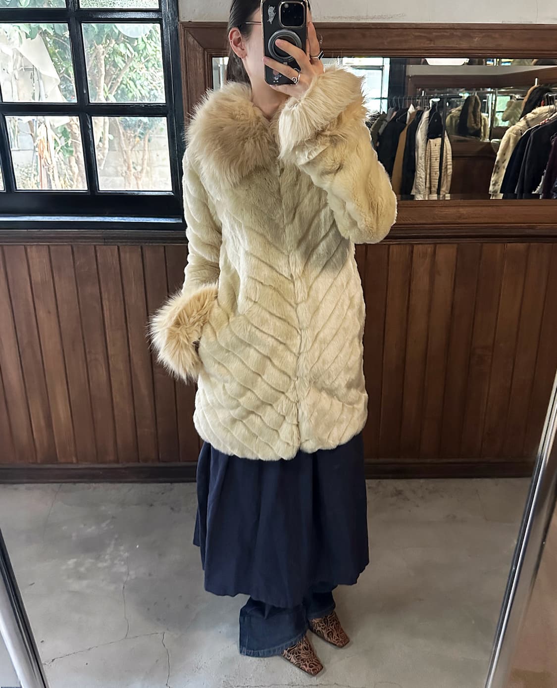 RIENDA cream faux fur jacket 상품이미지1