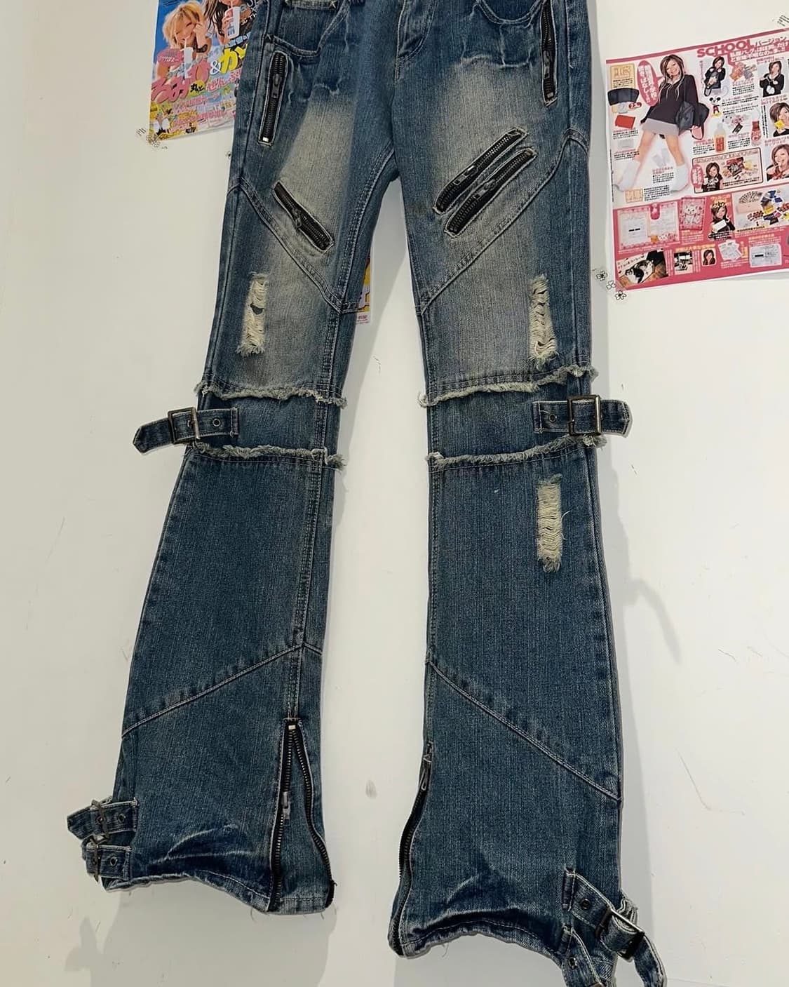 Bondage Detail Denim Bootcut Pants 상품이미지3