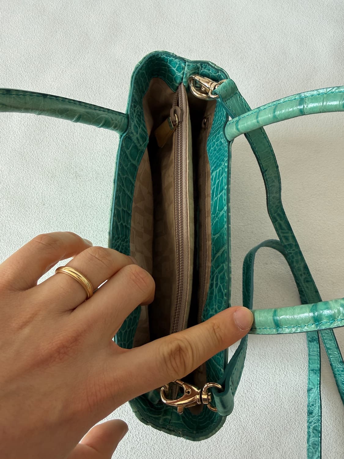 훌라(FURLA) 크로커 엠보 토트백(크로스 가능) 상품이미지8