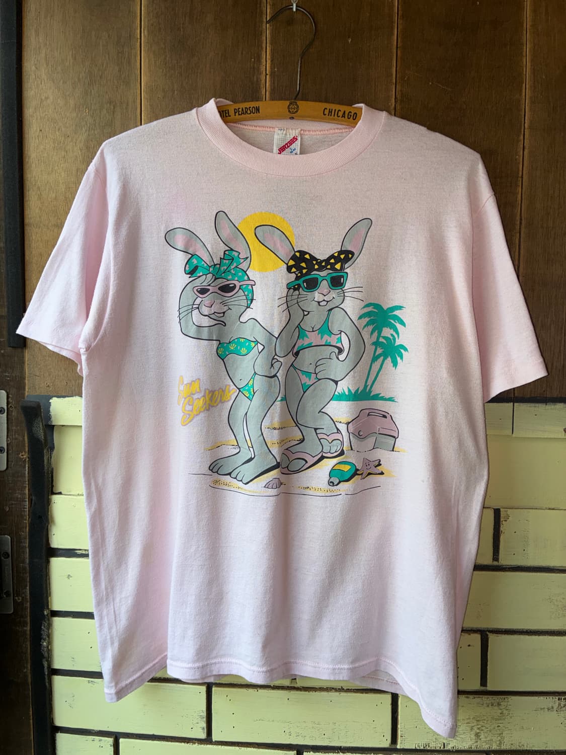 90's Jerzees Sun Seekers Bunny Graphic T 상품이미지2