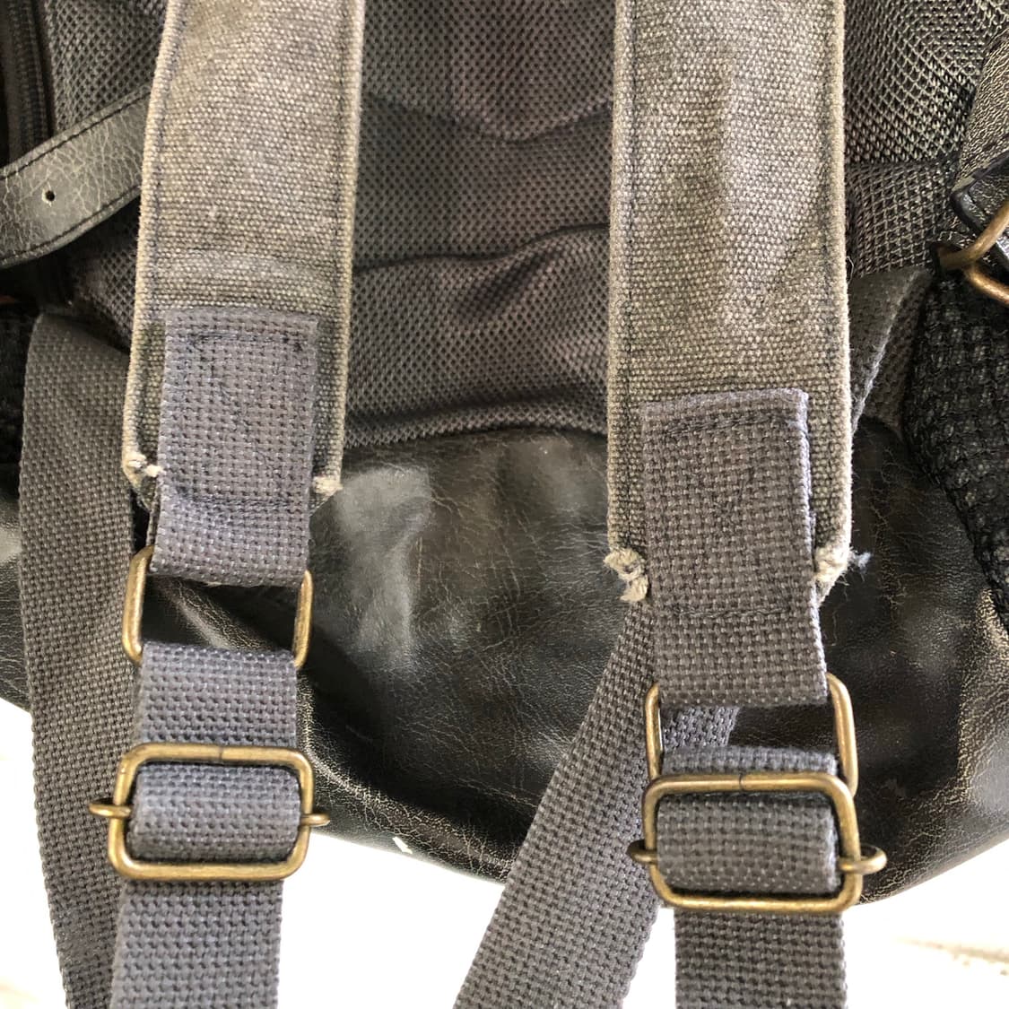 그레이 가죽 빈티지 백팩 상품이미지7