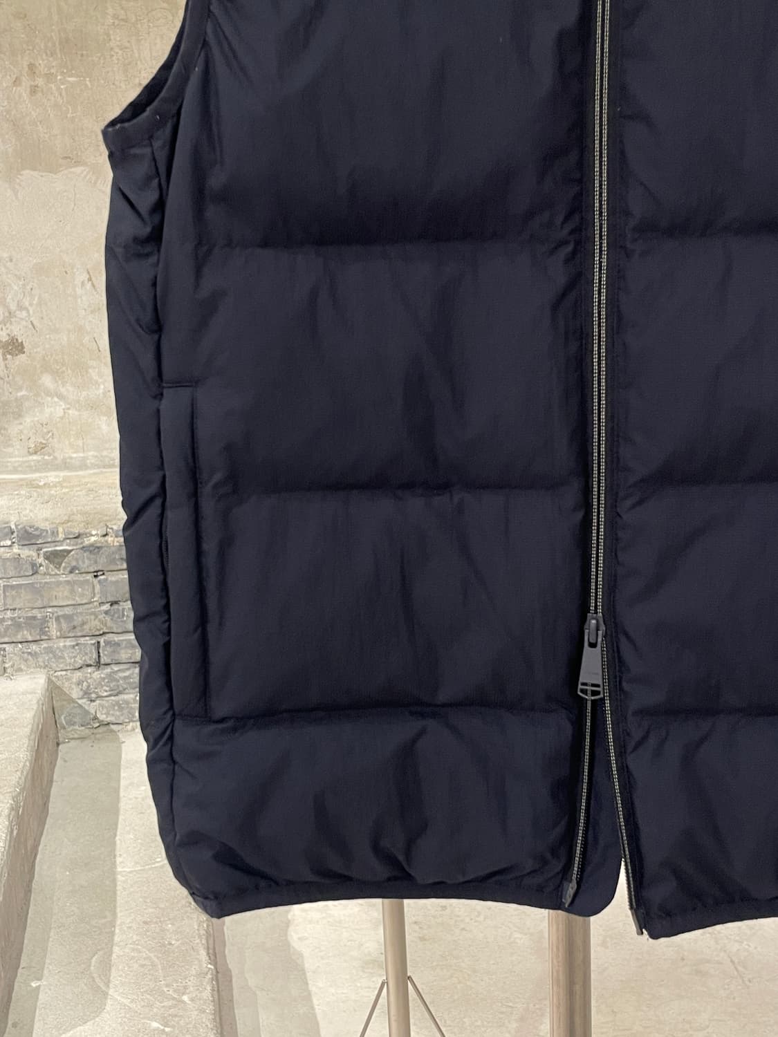 프레드 페리 다크 네이비 로고 투 웨이 패디드 베스트 상품이미지4