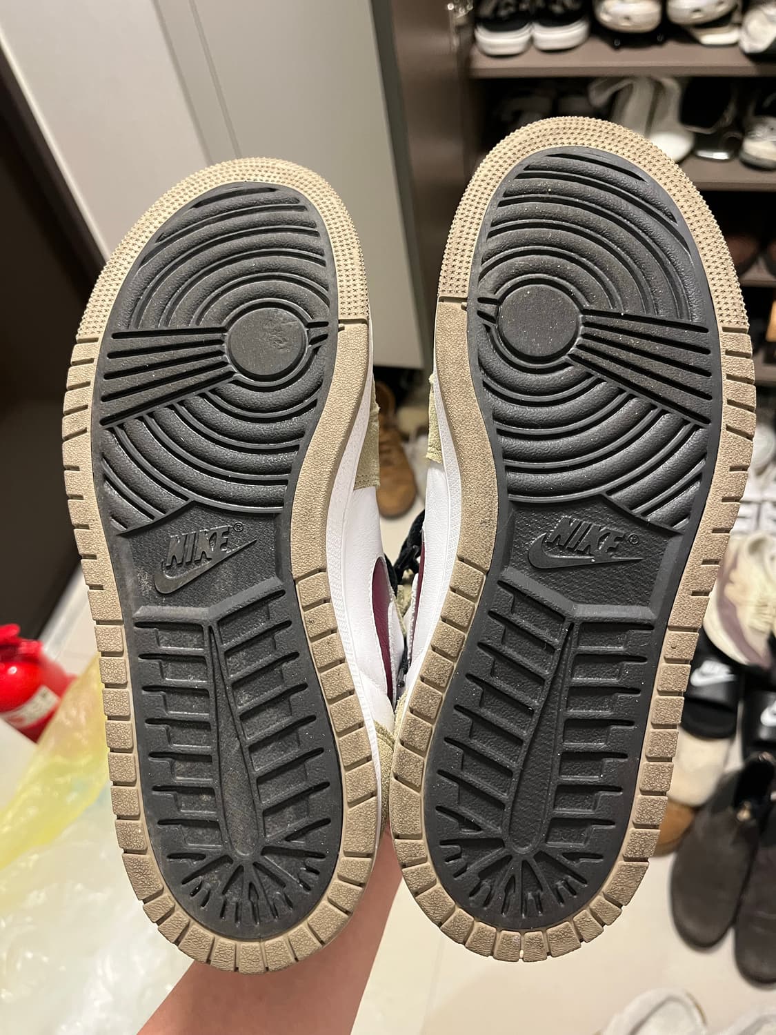 나이키 에어조던 1 줌 에어컴포트 뉴트럴 올리브 9.5d 상품이미지6