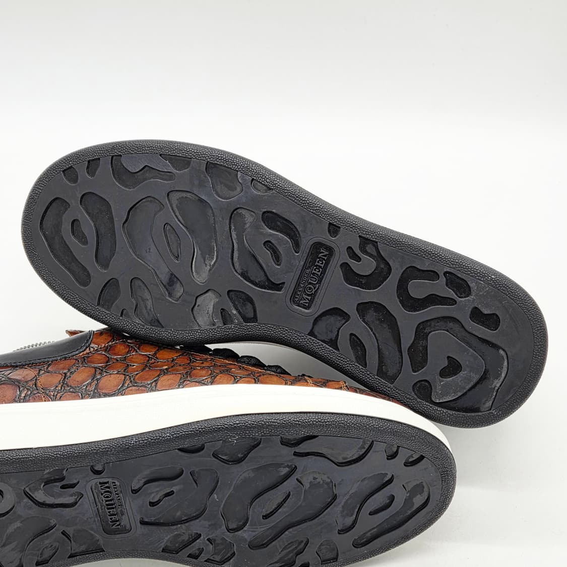 알렉산더맥퀸 오버솔 스니커즈 브라운 크로크다일 (41) 상품이미지3