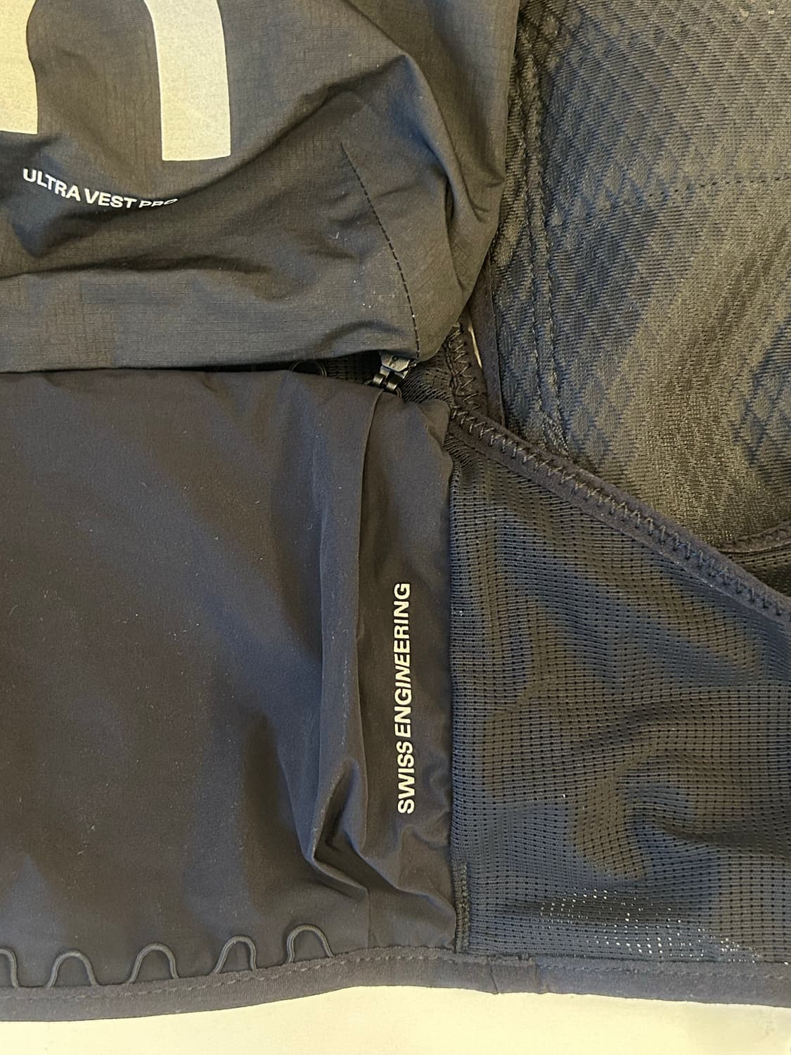 on running ultra vest pro m size 상품이미지5