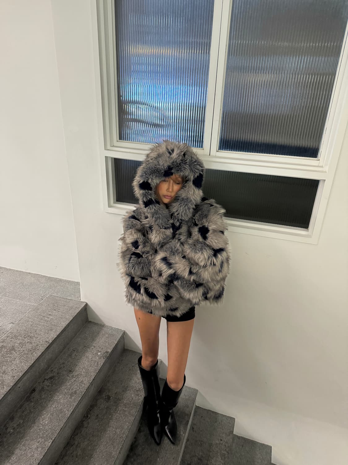 제이디드 런던 Oversized Faux Fur Coat 상품이미지4