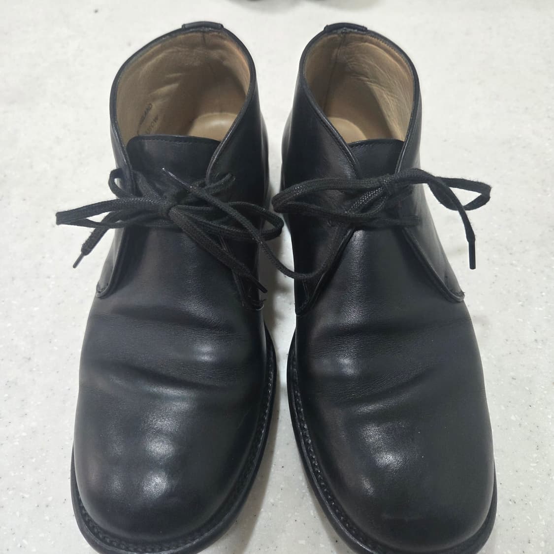 샌더스 BLACK WAXY LEATHER B.G.S CHUKKA BOOT 상품이미지2