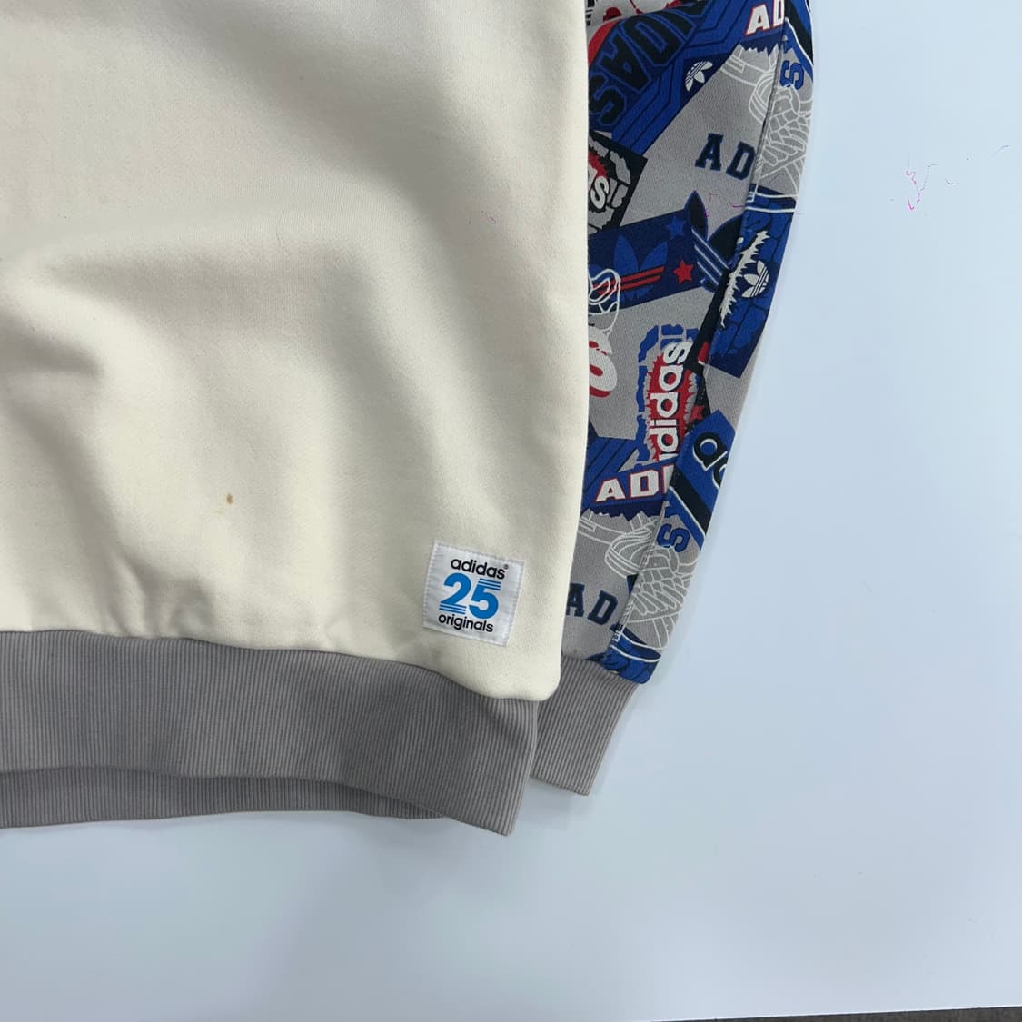 Adidas 아디다스 니고 콜라보 블루그레이 패턴 나그랑 맨투맨 상품이미지5