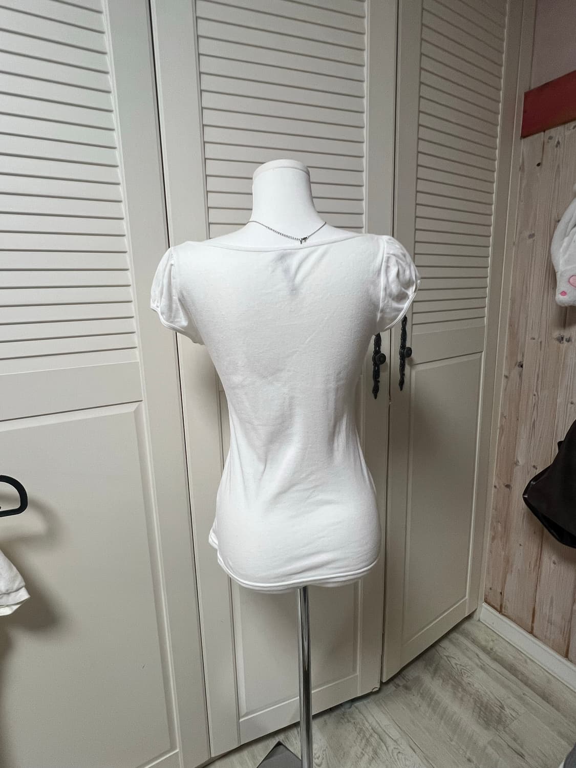 화이트 퍼프 유넥 티셔츠 페미닌 상품이미지3