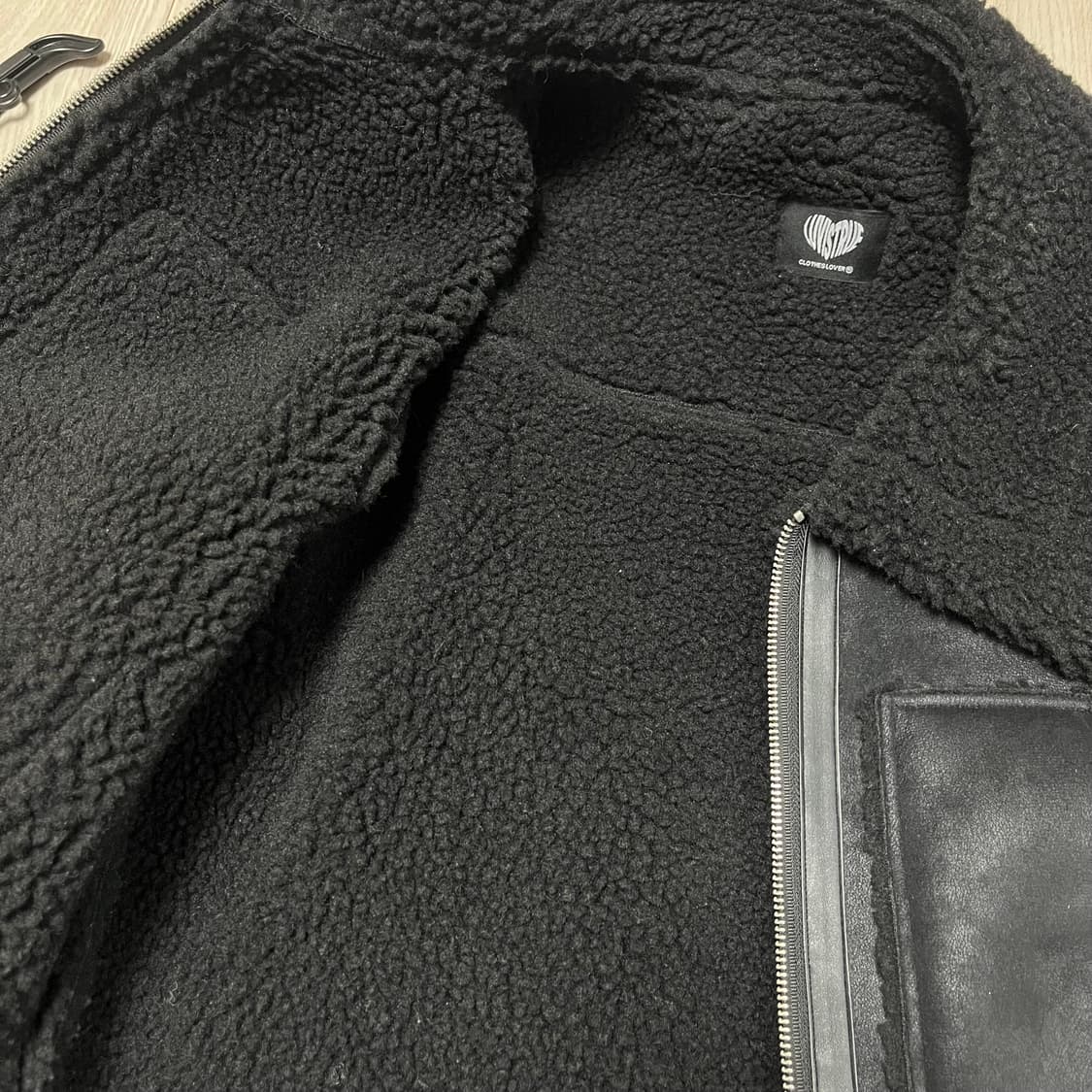 러브이즈트루 무스탕 (블랙) 상품이미지3