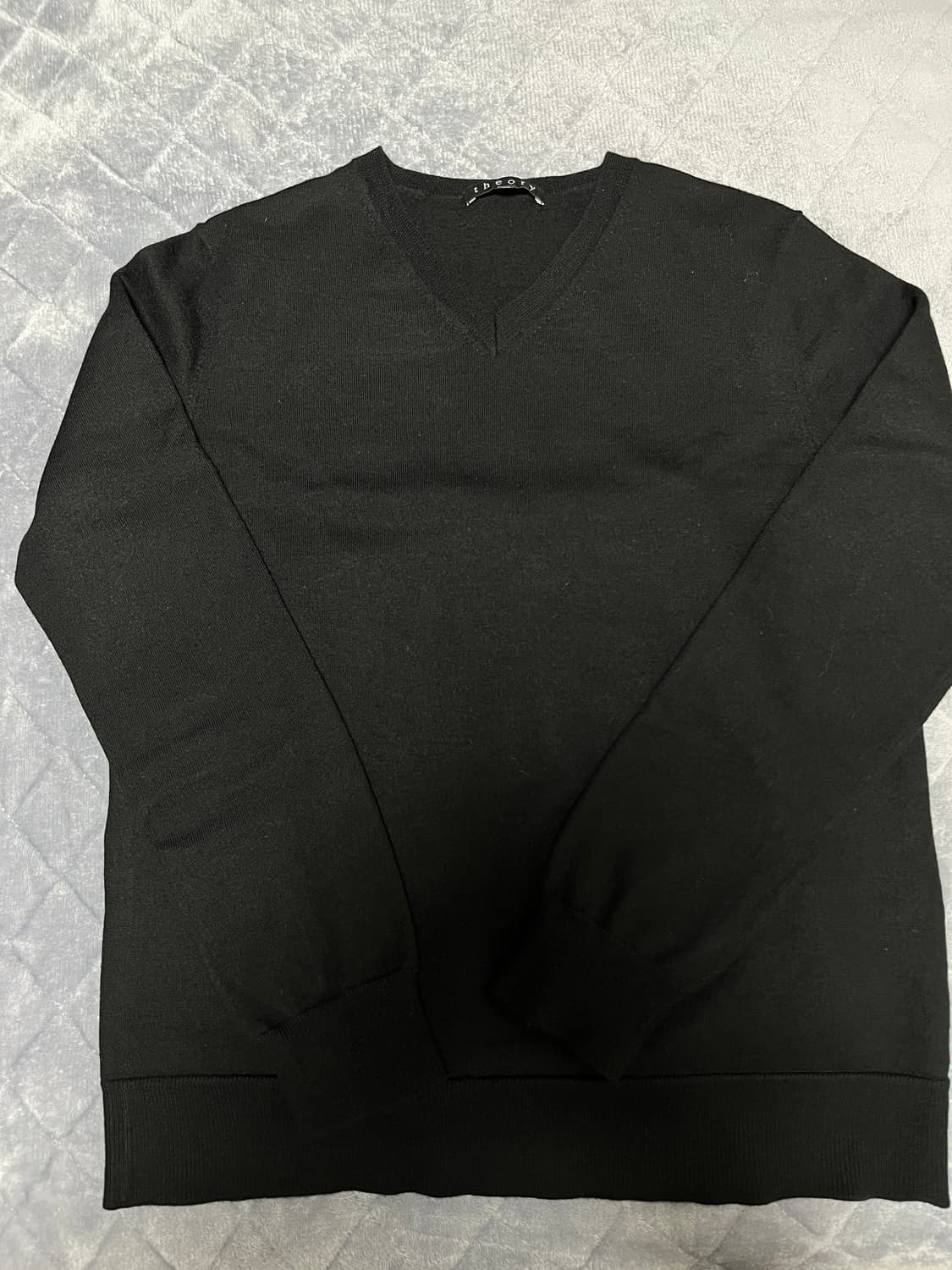 띠어리 브이넥 니트 상품이미지2