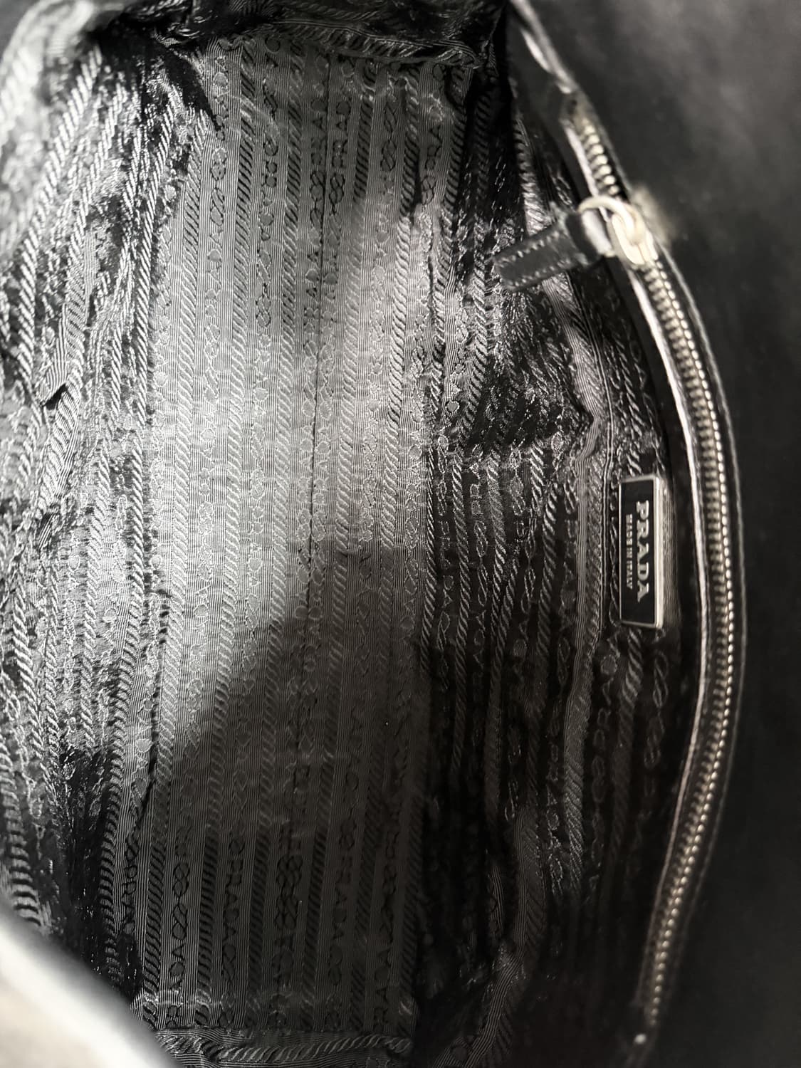 프라다 포코노 레더 트리밍 버클 숄더백 상품이미지10