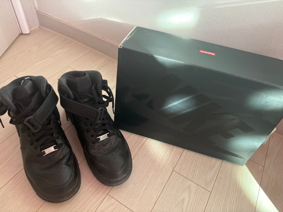 슈프림 에어포스 1 미드 270 상품이미지1