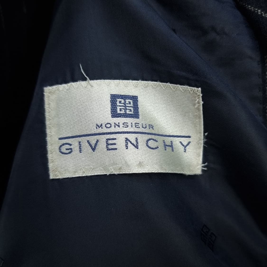 [지방시] 스트라이프 베스트 & 블레이저 투피스 네이비 P01507 상품이미지7