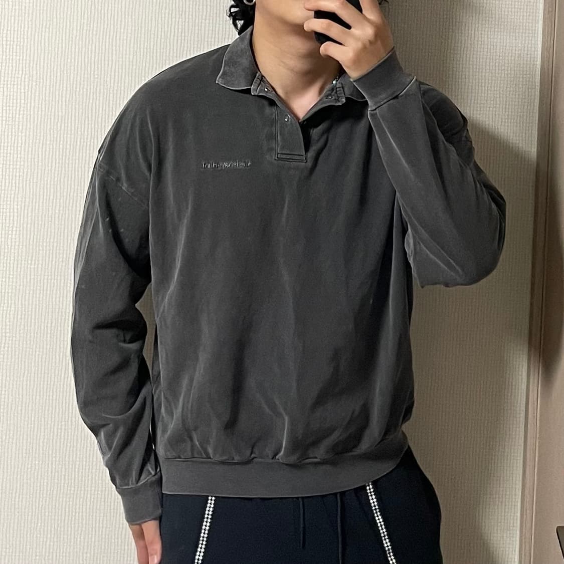 정품 디스이즈네버댓 피그먼트 차콜 빅로고 긴팔 카라티 상품이미지1