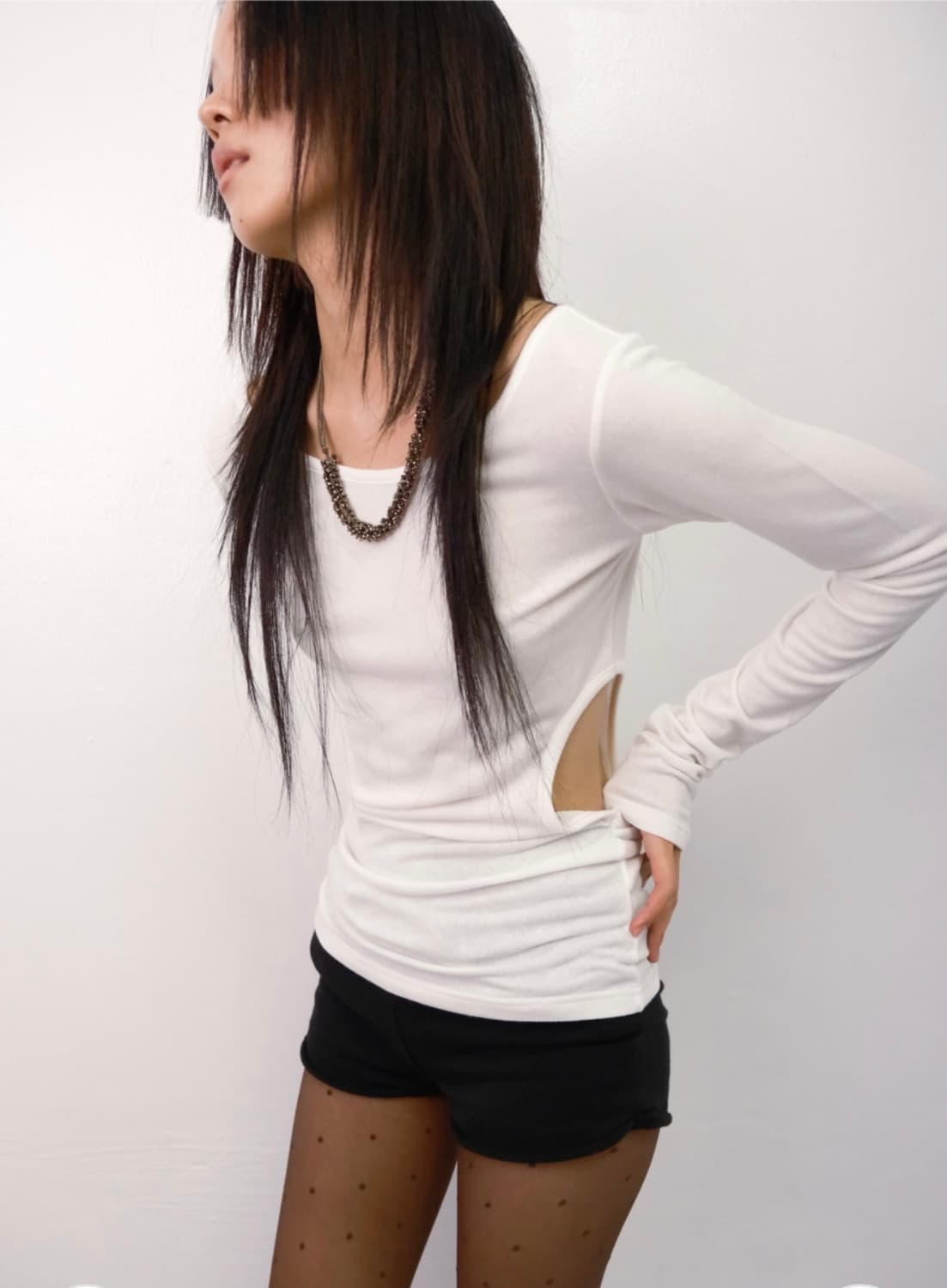 루즈슬립오버 컷아웃 롱 슬리브  상품이미지2