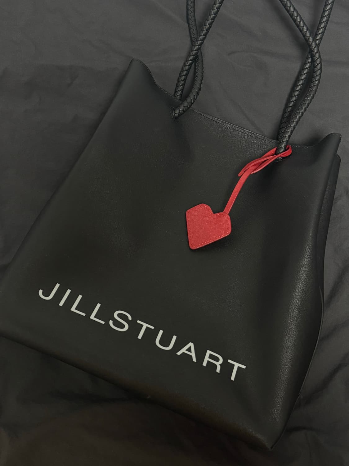 질스튜어트 하트참 토트백 블랙 가방 상품이미지1