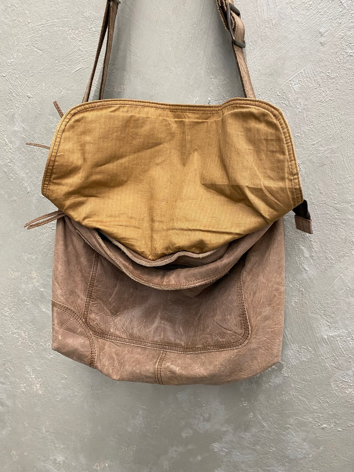 [37*24] LA Galleria 재팬 메이드 레더 크로스백 상품이미지5