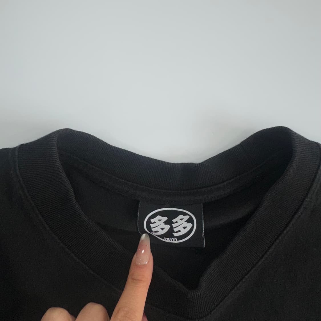 다다이즘 스몰로고 블랙 반팔티 상품이미지5