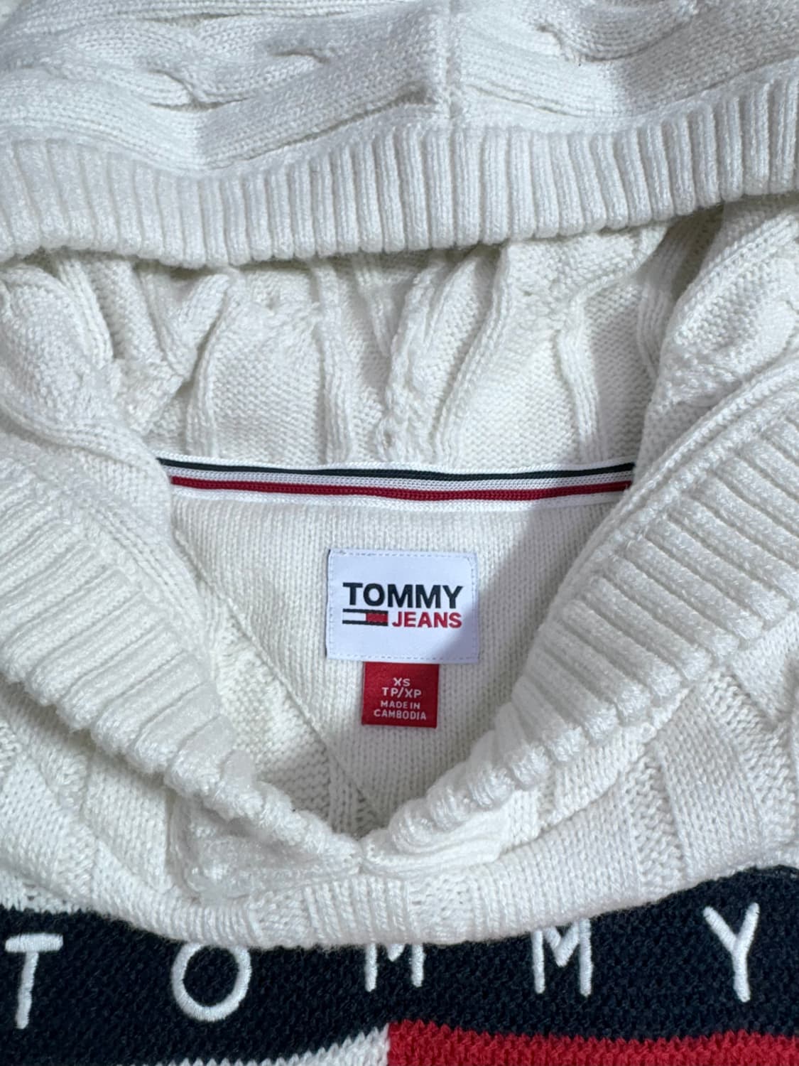 타미힐피거 화이트 꽈배기 니트 후드  상품이미지5