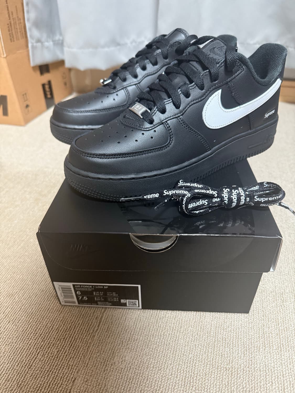 나이키 슈프림 포스 검흰 240 상품이미지1
