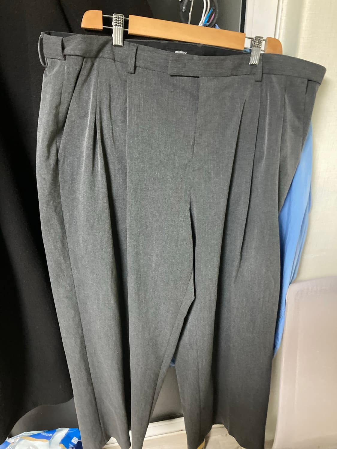 무탠다드 슈퍼 와이드 히든 밴딩 슬랙스 미디엄 그레이 40인치 상품이미지3