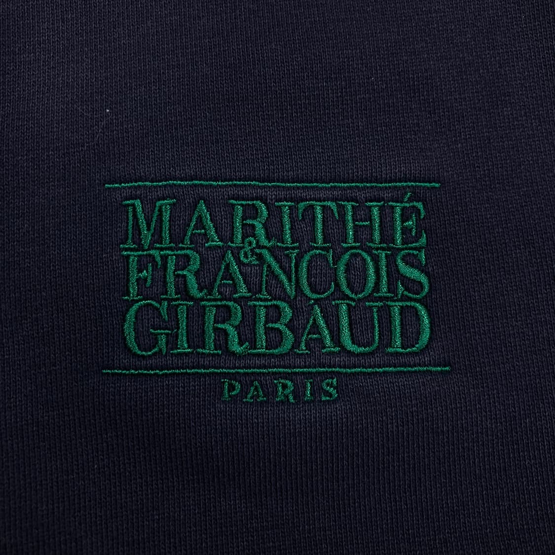 마리떼 프랑소와저버 네이비 컬러 스몰 로고 하프 집업 맨투맨 상품이미지2