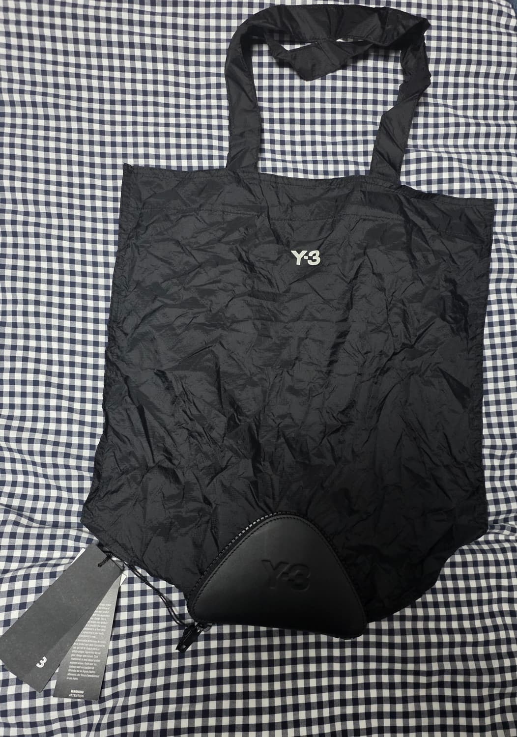Y-3 패커블 토트백 상품이미지1