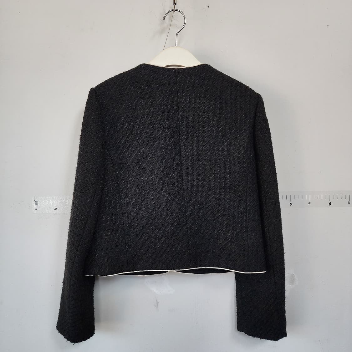 로엠 블랙 트위드 노카라 자켓 상품이미지3