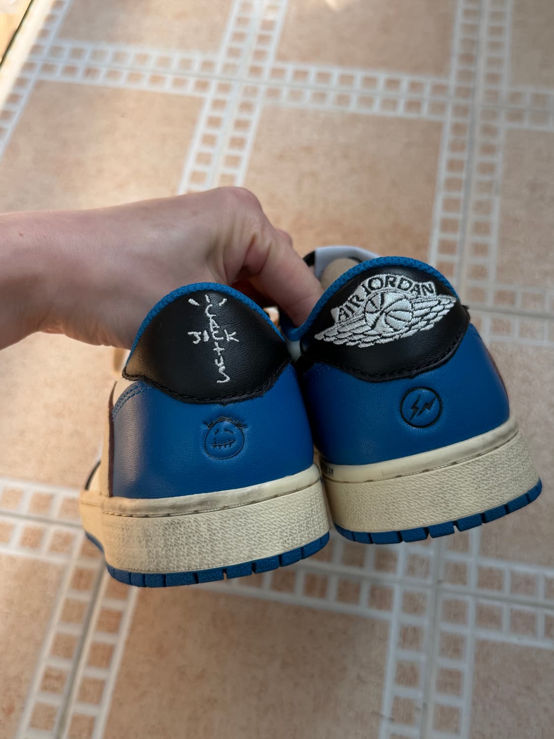 조던1 트래비스 스캇 프라그먼트 245 상품이미지7