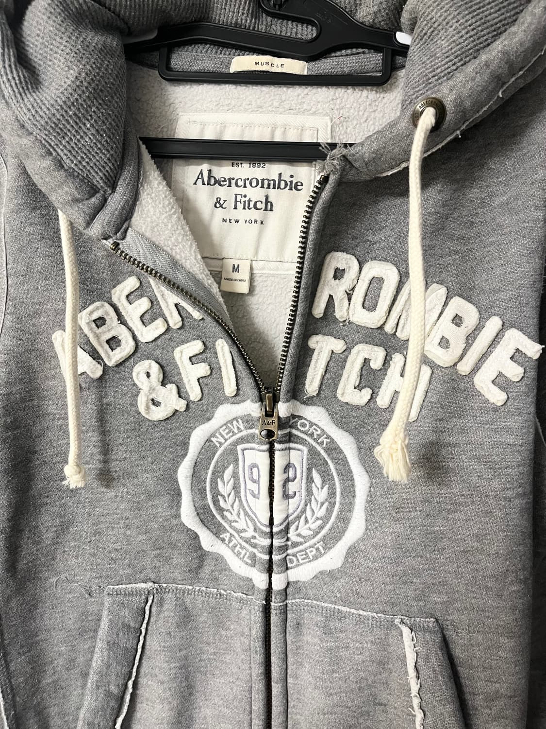 아베크롬비 스펠로고 대장 후드집업 그레이 [M] 상품이미지4