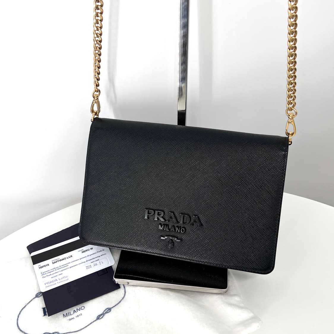프라다 사피아노 블랙로고 체인 크로스백 블랙 (1BP018) 상품이미지1