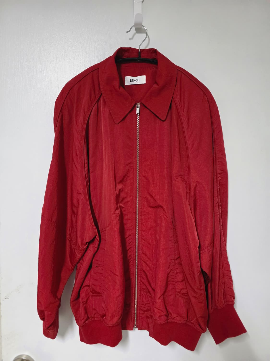 에토스 볼륨 윈드브레이커 레드 상품이미지3