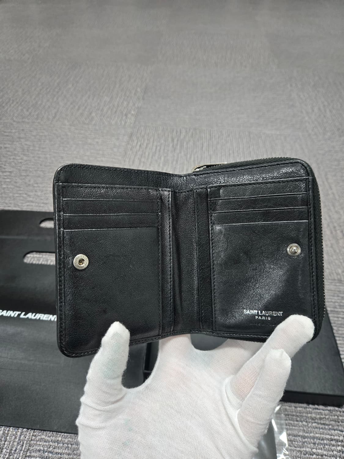 [특가][정품] 입생로랑 지퍼어라운드 반지갑 상품이미지5