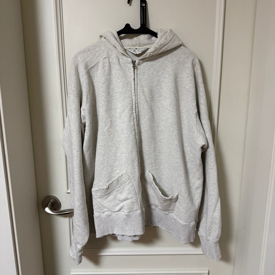 안셀름 데미지 집업 후디 상품이미지1