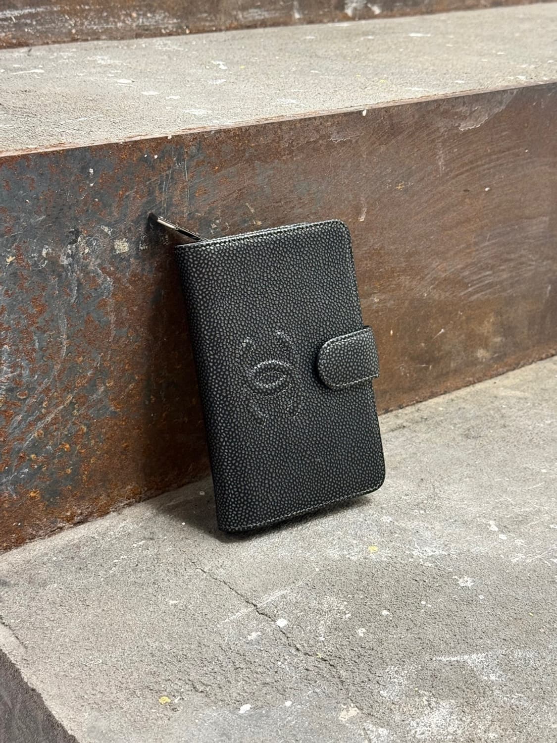 샤넬 블랙 CC 로고 캐비어 레더 월렛 상품이미지1