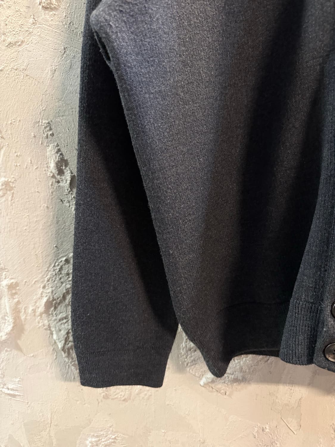 L 라코스테 LACOSTE 울 100% 브이넥 가디건 차콜 상품이미지2