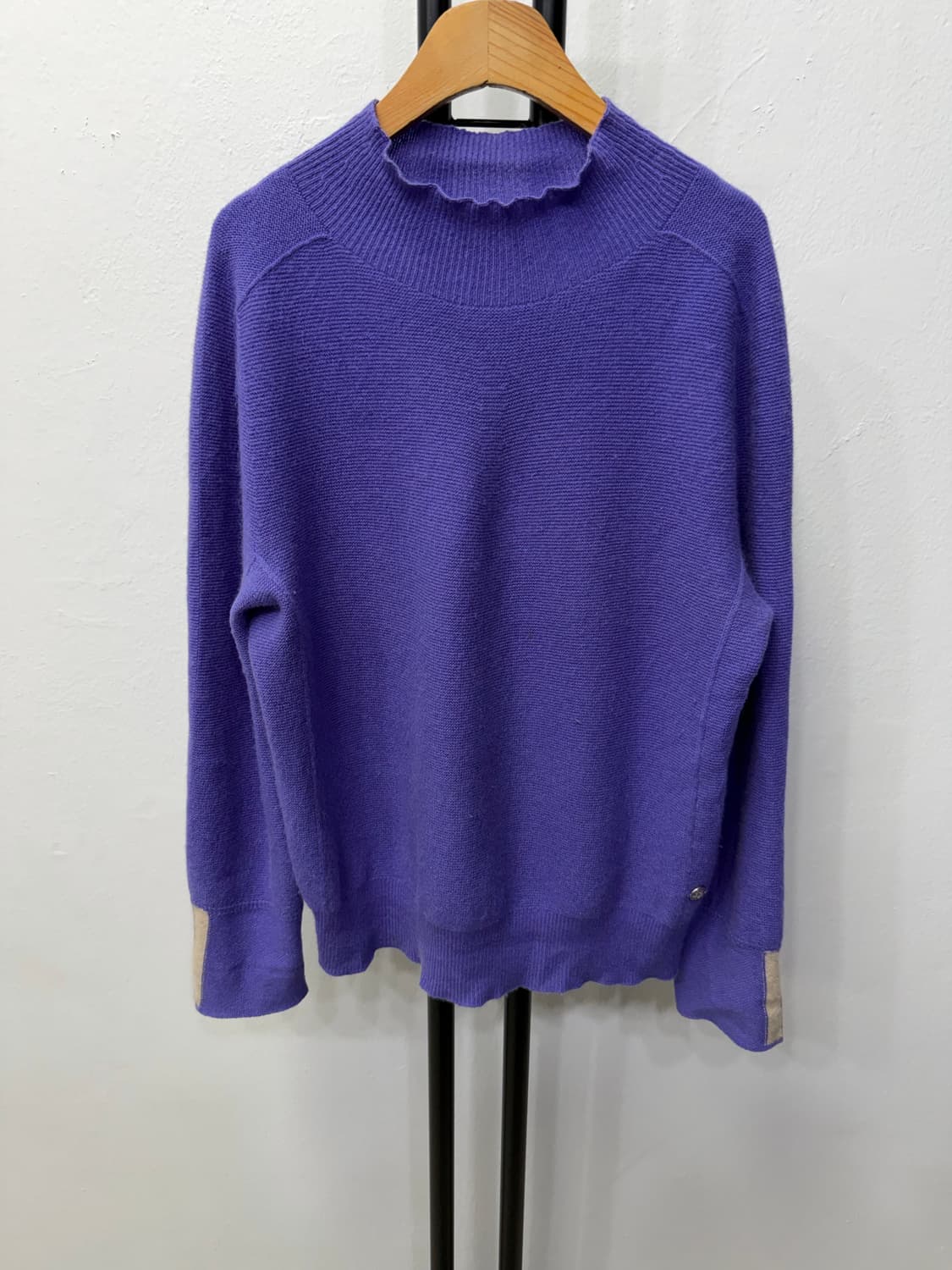 정품) 고비 23ss 캐시미어100 퍼플 라운드넥 니트 55 상품이미지1