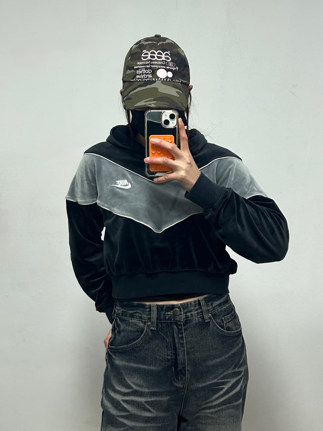 나이키 스우시 로고 벨벳 크롭 후디 상품이미지1