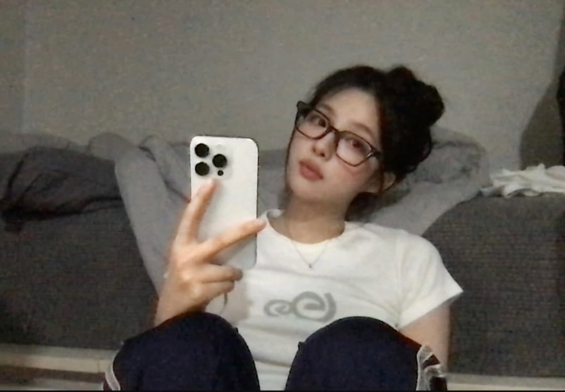 남서연님 착용 아워캐비넷 아이스 트랙 팬츠 네이비 M 상품이미지3