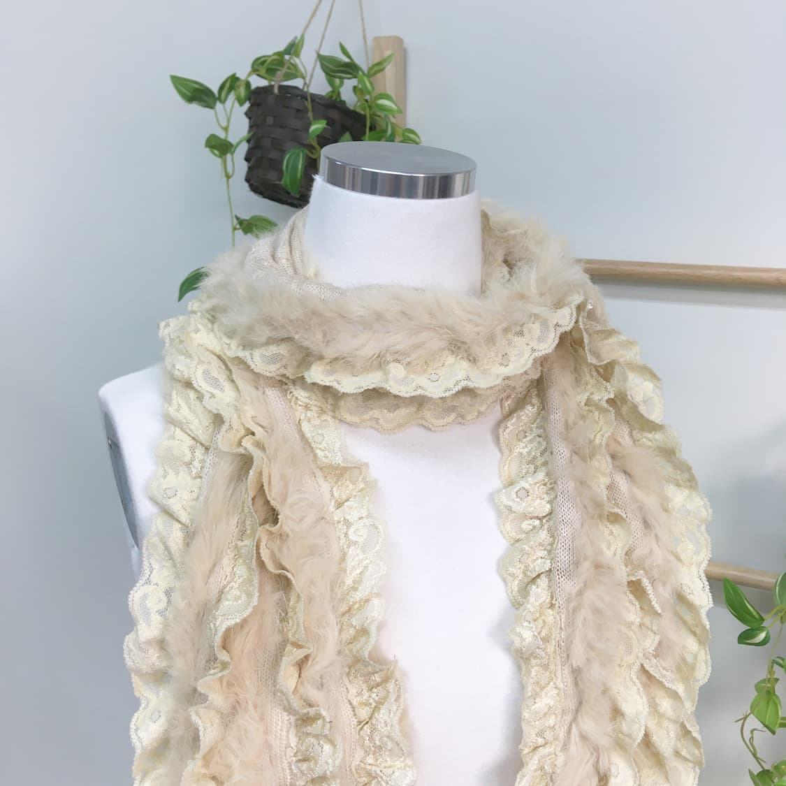 JPN/ 오리엔탈머플러 레이스 캉캉 털 목도리 아이보리  상품이미지4