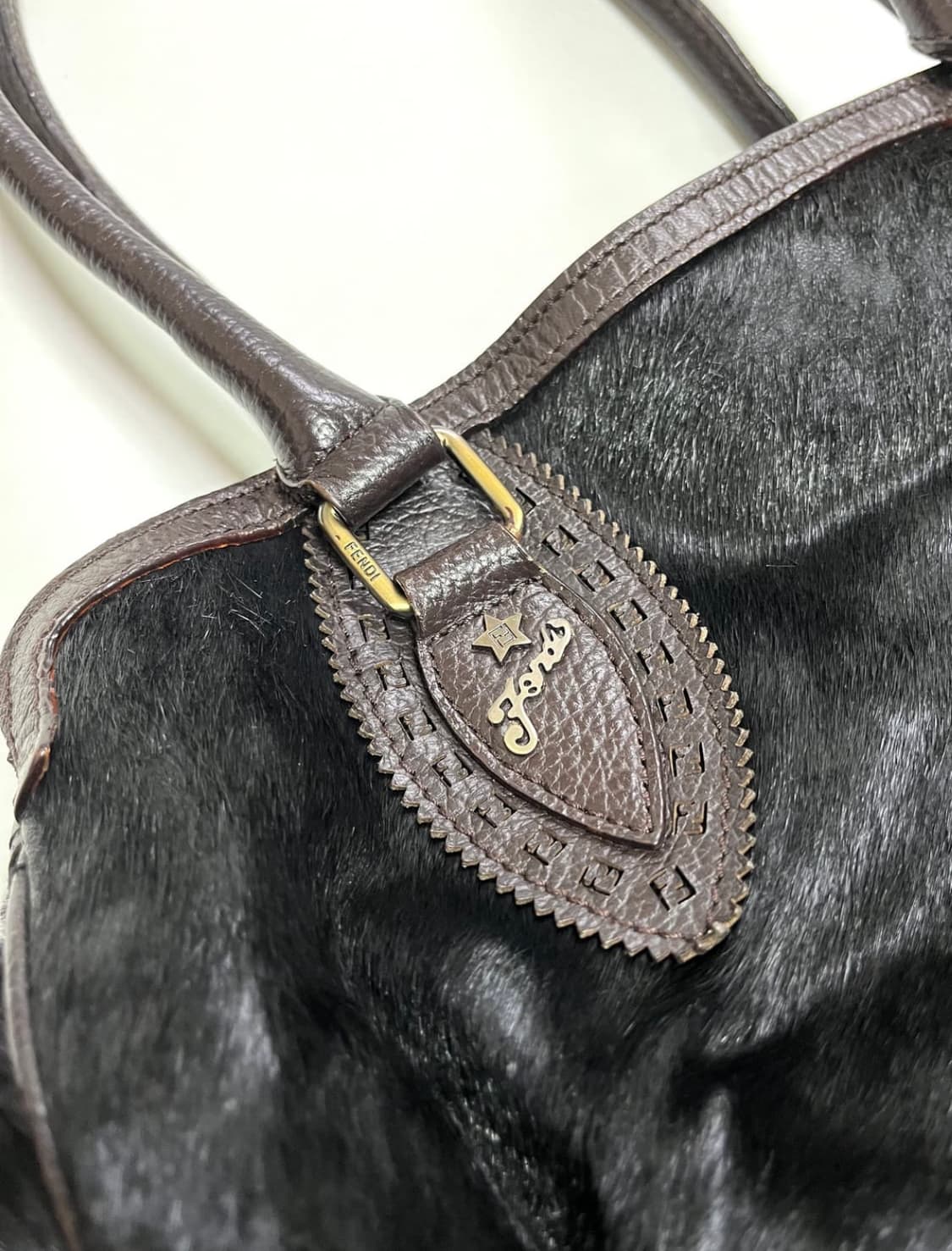 펜디 송치 숄더백 상품이미지4