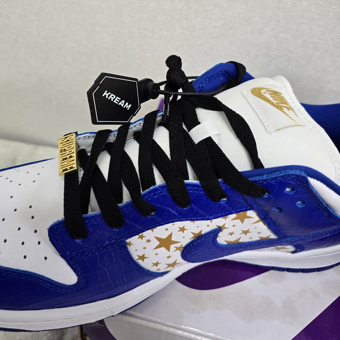 새상품 나이키 x 슈프림 덩크 하이퍼 블루 285사이즈 판매 상품이미지3