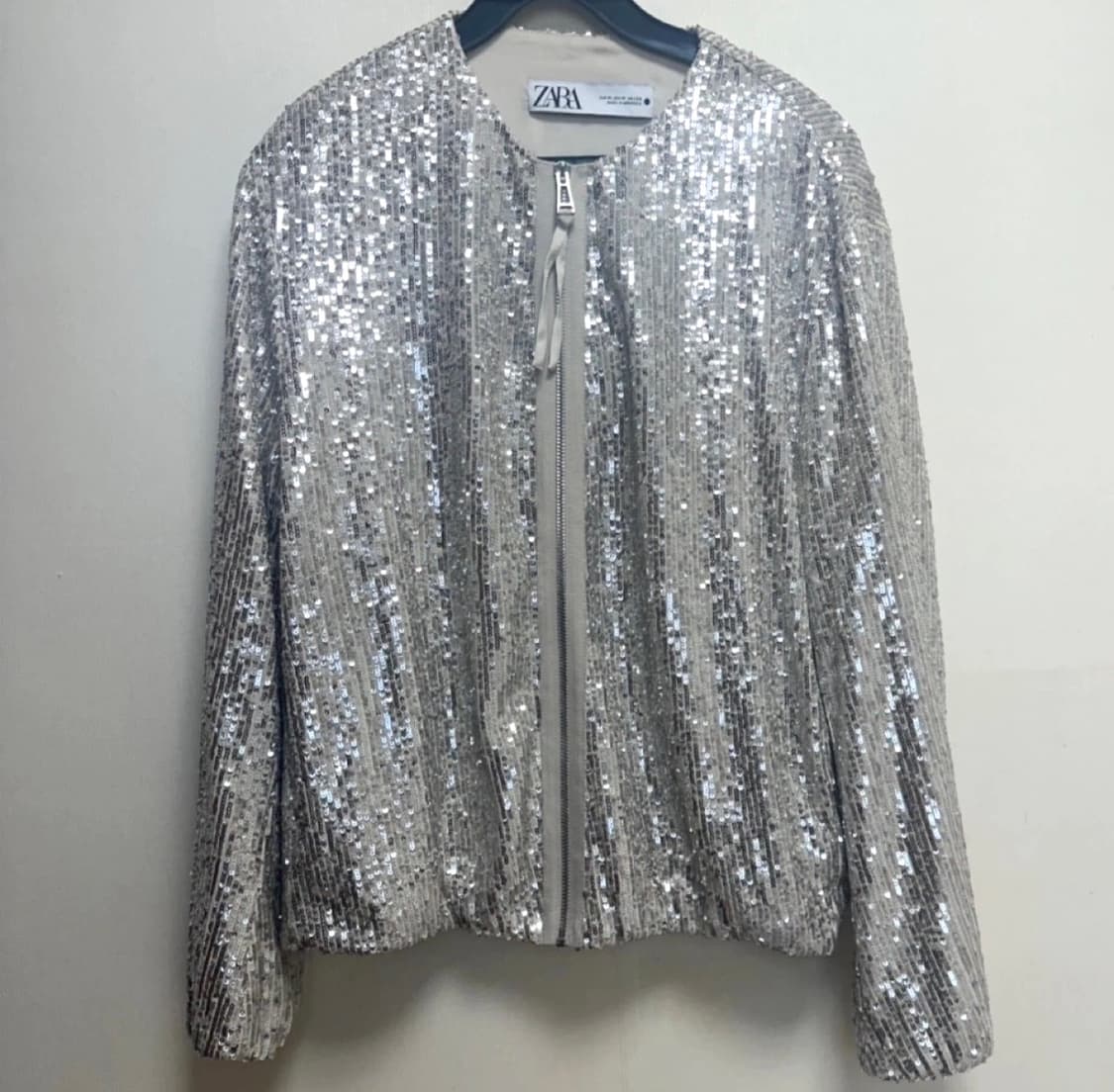 [새상품] ZARA 리미티드 실버 시퀸 집업자켓 상품이미지5