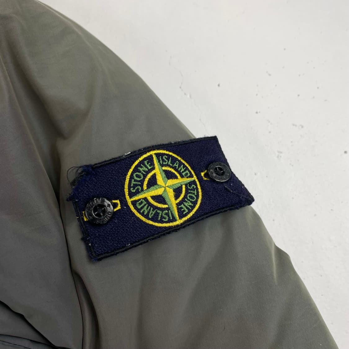 스톤아일랜드 마이크로 랩스 다운 패딩 (100) 상품이미지4